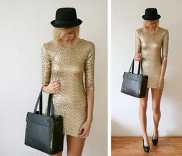 Bolso cuadrado negro en cuero