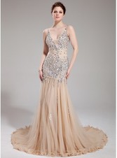 Vestido Nude con piedreria corte sirena